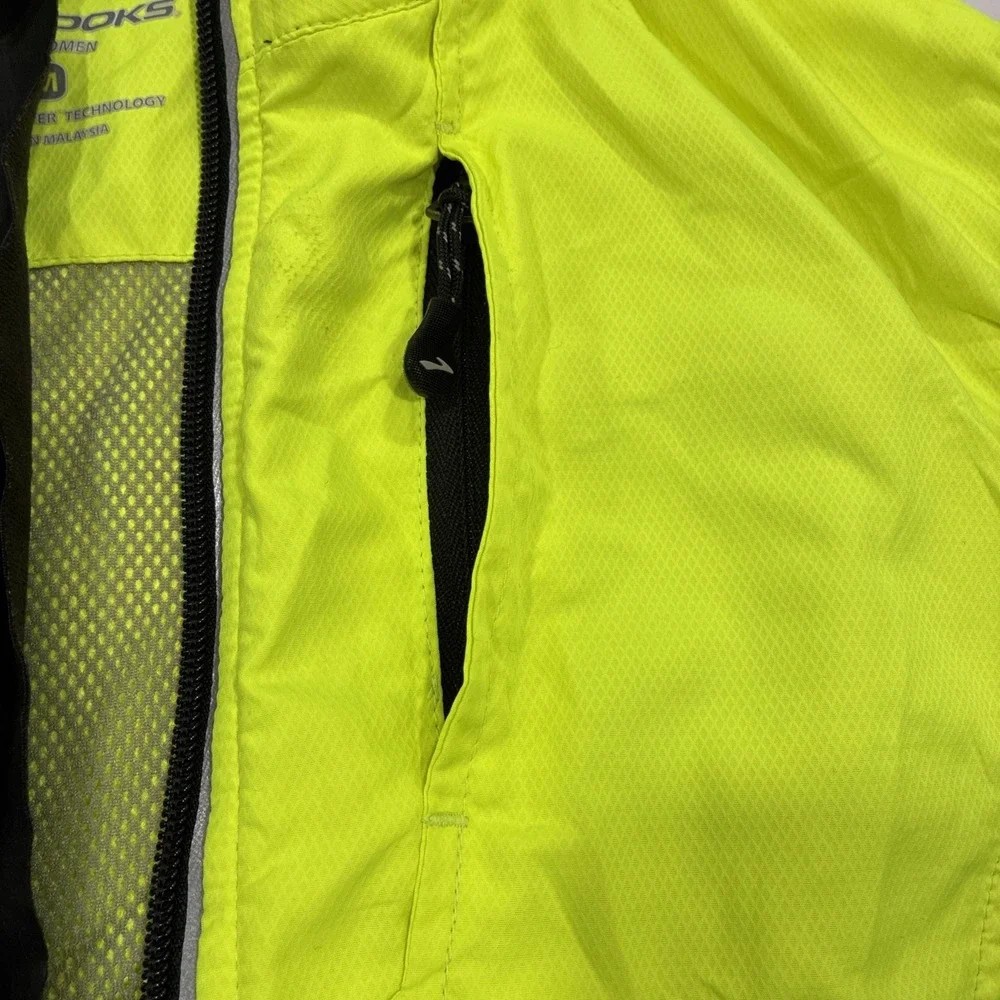 Brooks Shelter Technology‎ Running Vest Women's M High Visibility Neon Yellow